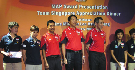 PM Lee, Minister Teo and Minister Balakrishnan sharing a proud moment with some of the awardees